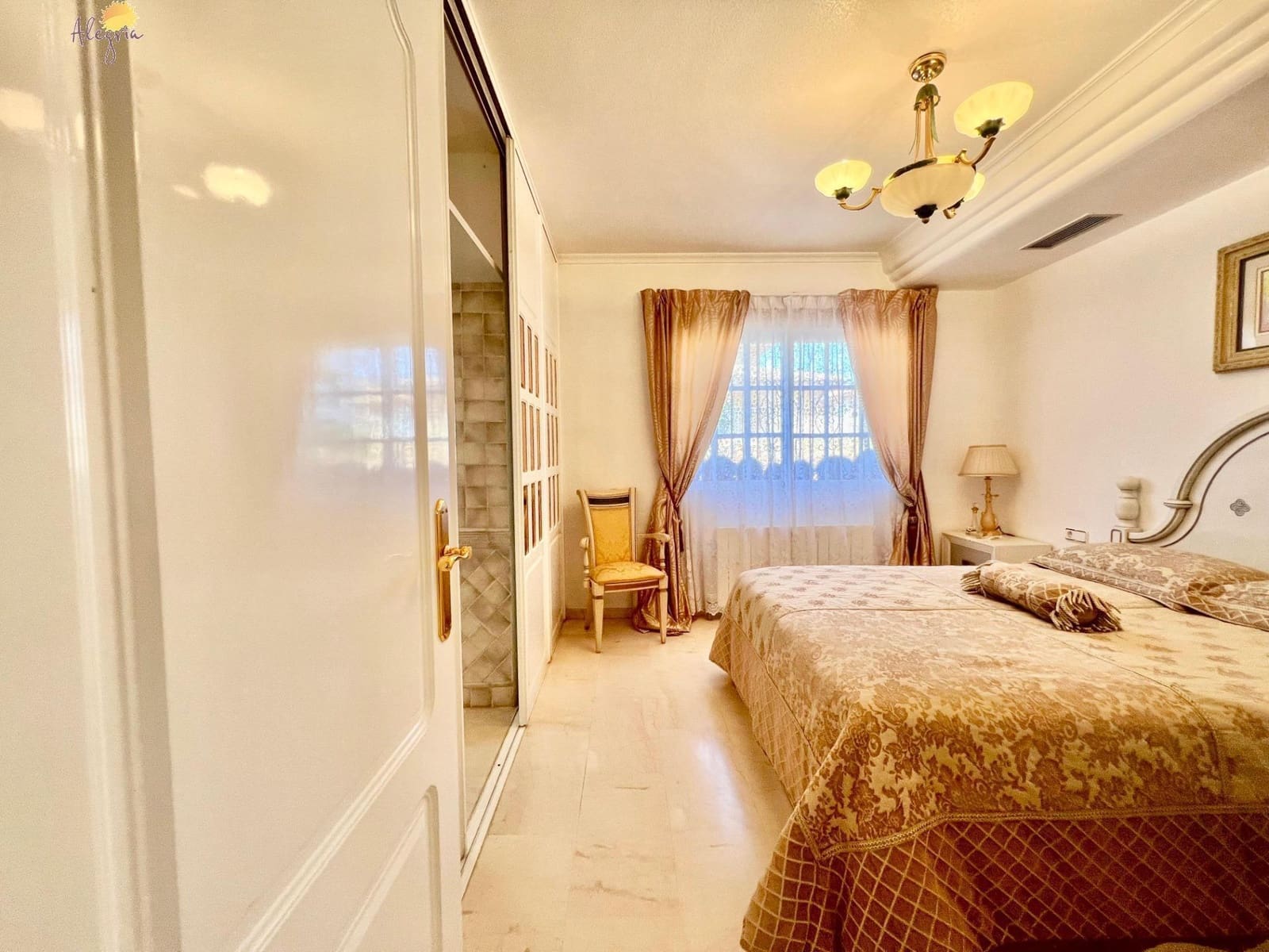 3 slaapkamer Villa te koop in La Siesta met zwembad - € 490.000 (Ref: 9995830)