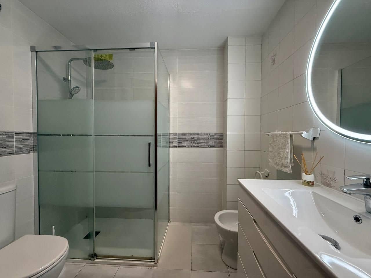 2 bedroom Apartment for sale in Torrevieja - € 129,000 (Ref: 9995836)