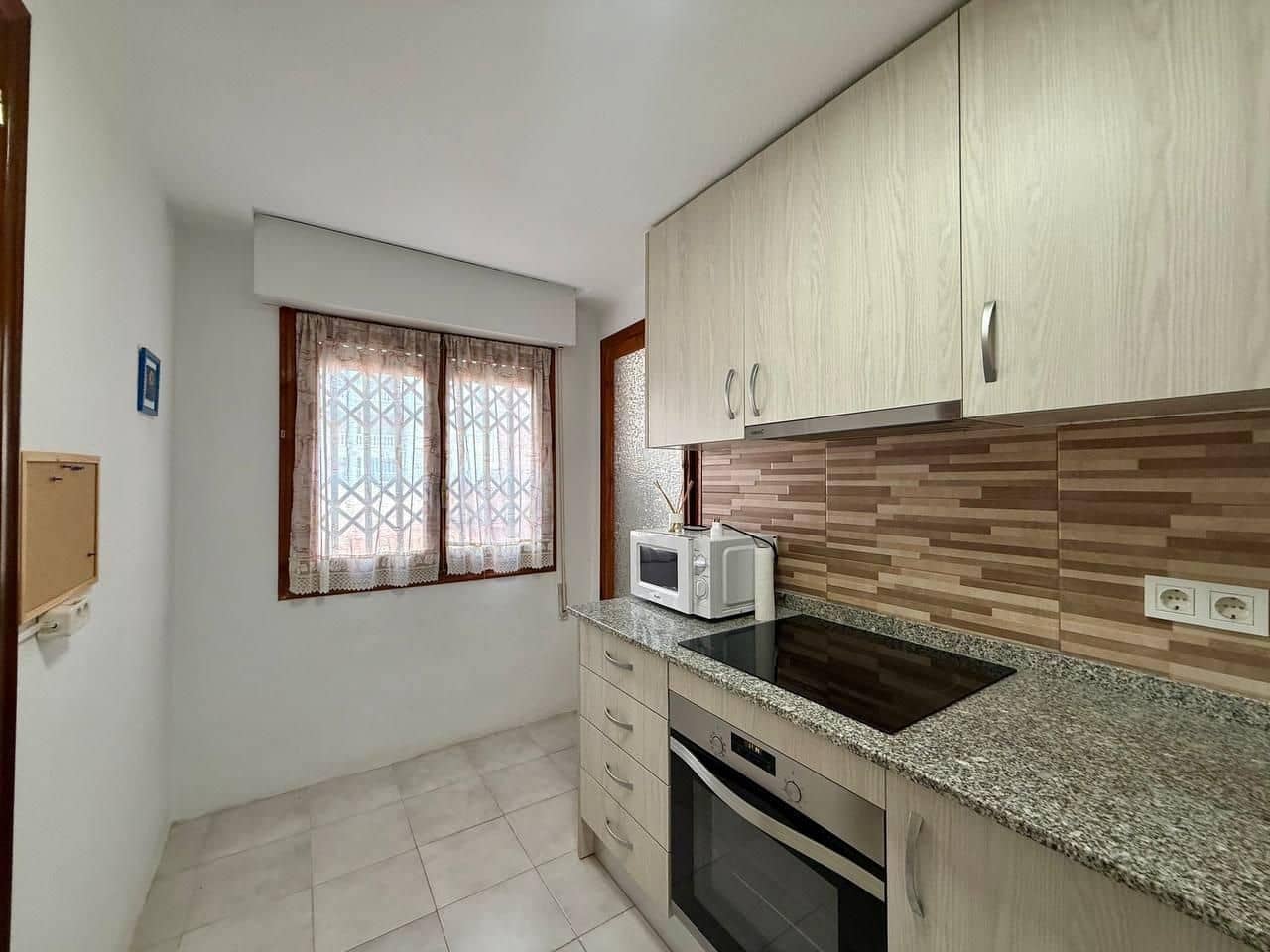 2 bedroom Apartment for sale in Torrevieja - € 129,000 (Ref: 9995836)