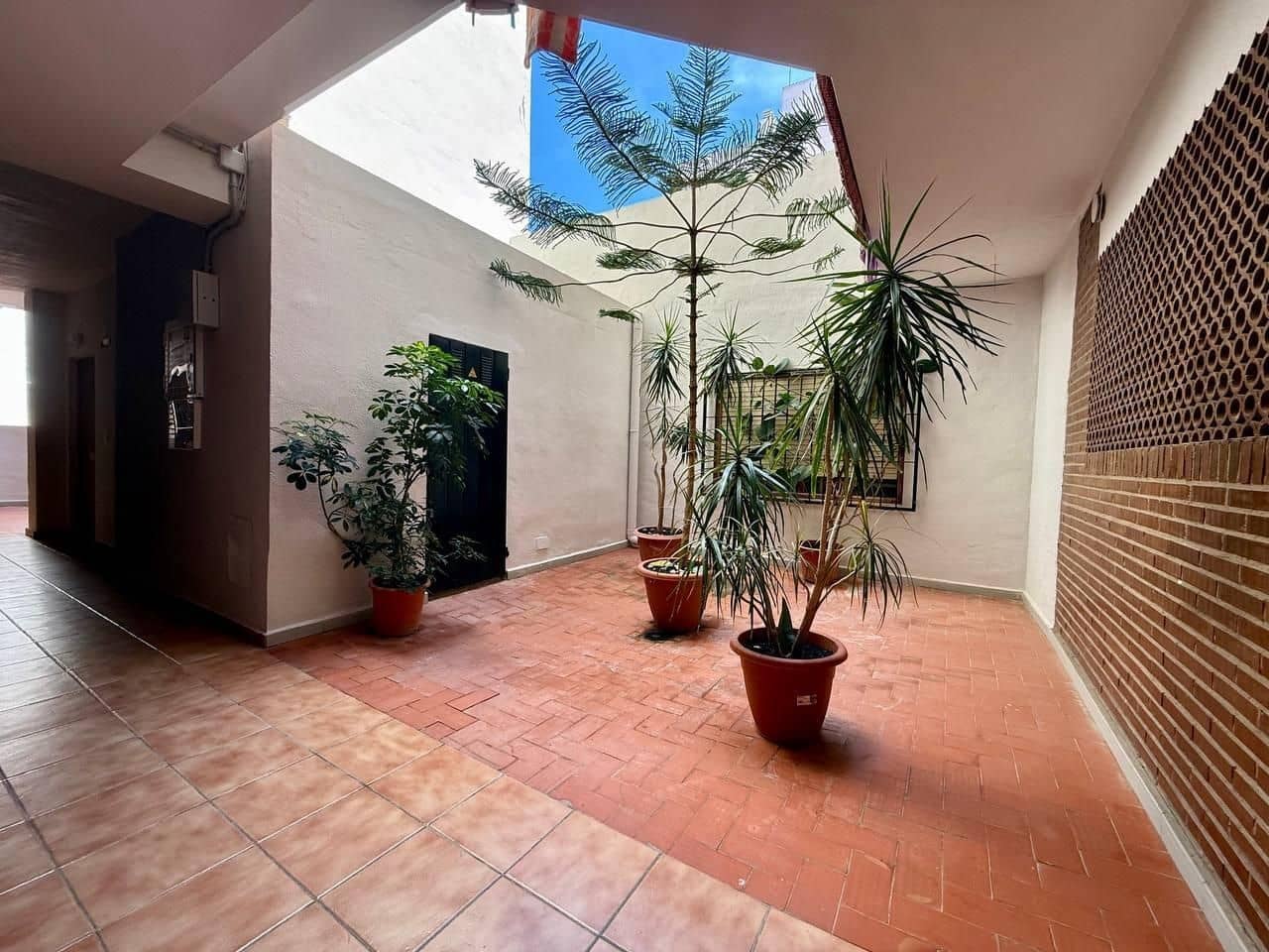2 bedroom Apartment for sale in Torrevieja - € 129,000 (Ref: 9995836)
