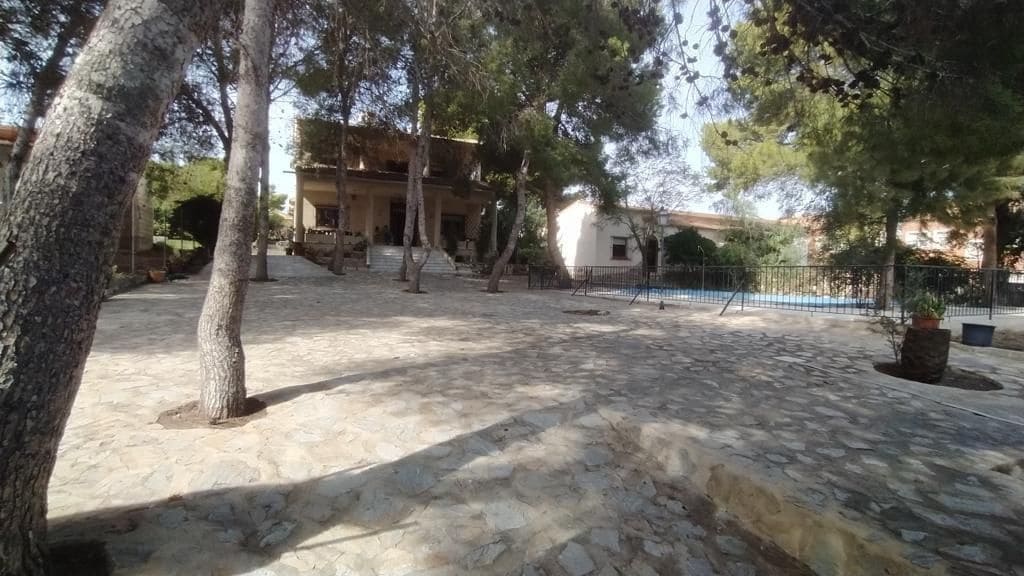6 sypialnia Willa na sprzedaż w La Siesta z basenem - 550 000 € (Ref: 9995849)