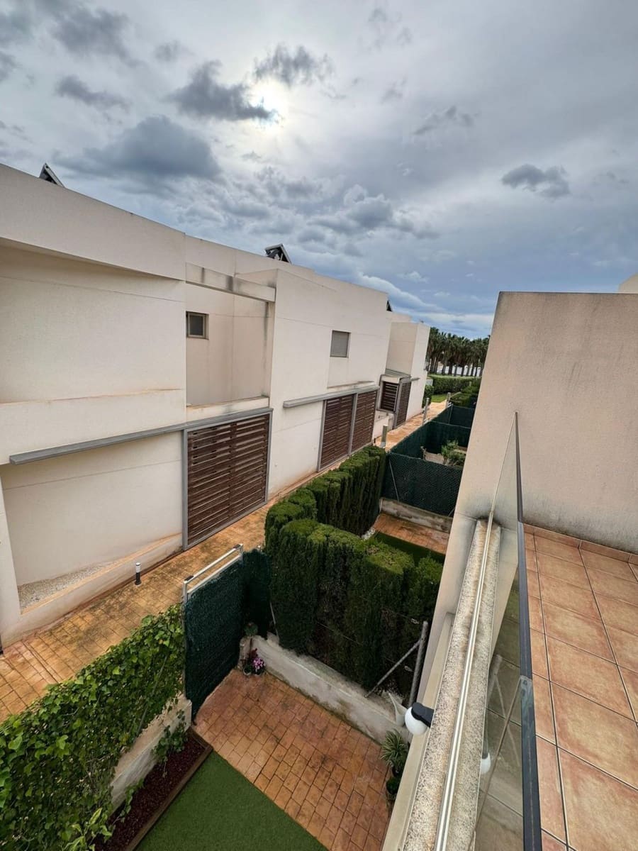 3 bedroom Semi-detached Villa for sale in Punta Prima with pool - € 375,000 (Ref: 9995856)
