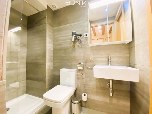 1 soveværelse Lejlighed til leje i La Barceloneta, Barcelona by - € 1.350 (Ref: 8406186)