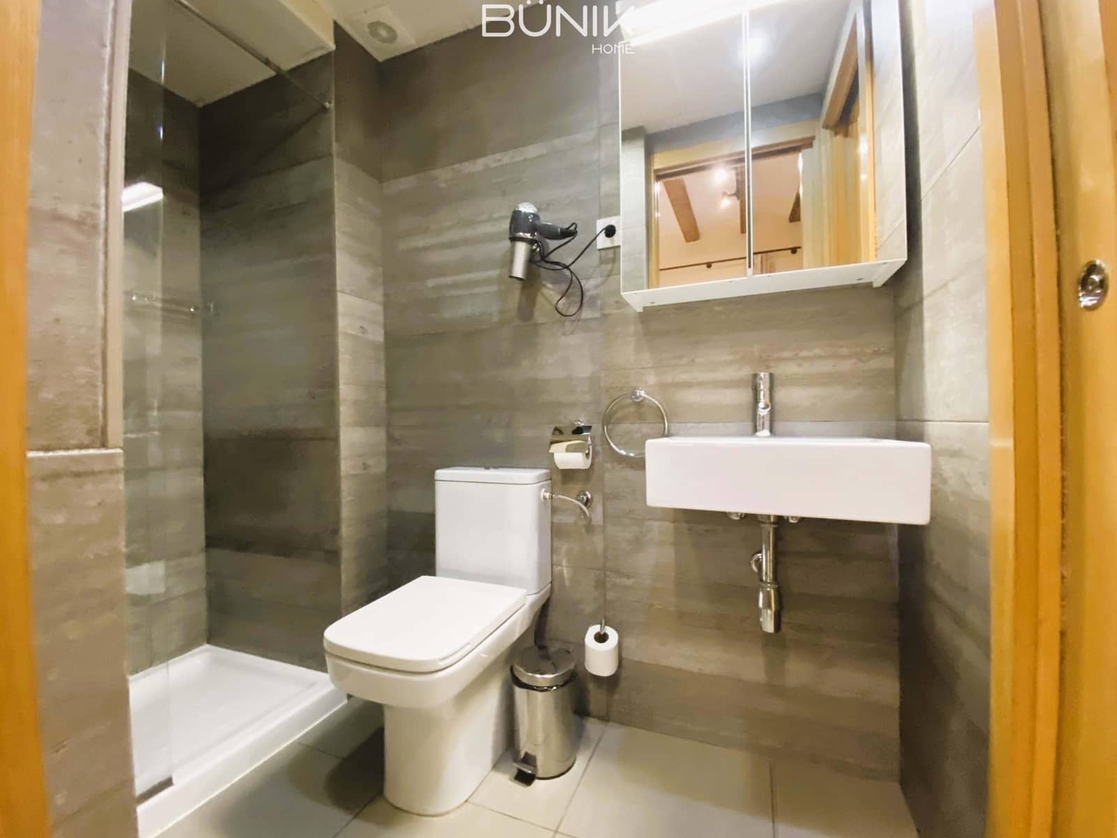 1 soveværelse Lejlighed til leje i Barcelona by - € 1.350 (Ref: 8406186)