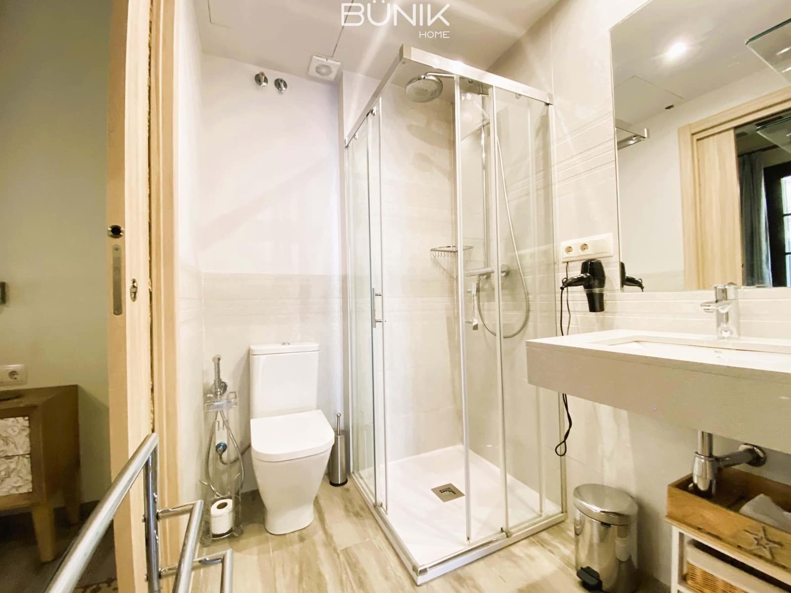 Appartement de 2 chambres à louer à Barcelone ville - 2 500 € (Ref: 8576103)