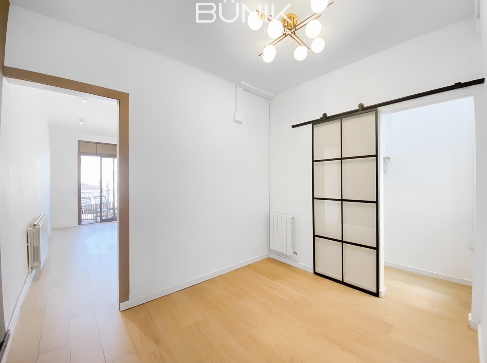 3 slaapkamer Flat te koop in Barcelona stad - € 700.000 (Ref: 9797421)