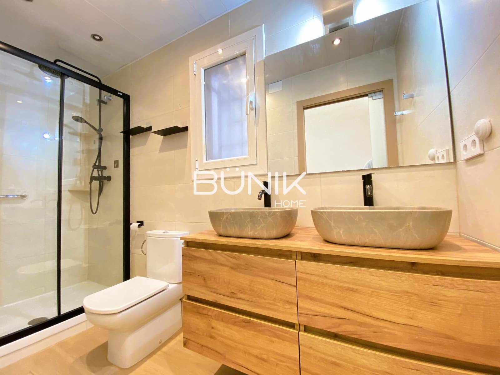 3 bedroom Flat for sale in Barcelona city - € 600,000 (Ref: 9797421)