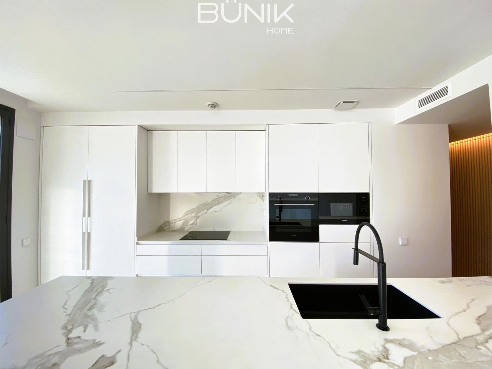 3 slaapkamer Flat te huur in Barcelona stad met zwembad garage - € 3.600 (Ref: 9807472)