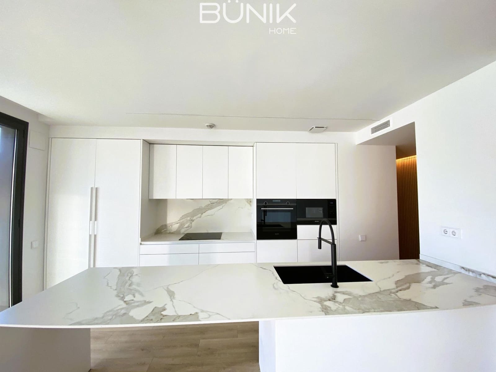 3 slaapkamer Flat te huur in Barcelona stad met zwembad garage - € 3.600 (Ref: 9807472)