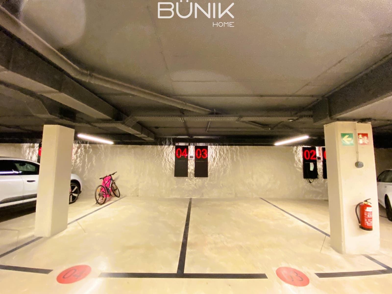 3 slaapkamer Flat te huur in Barcelona stad met zwembad garage - € 3.600 (Ref: 9807472)