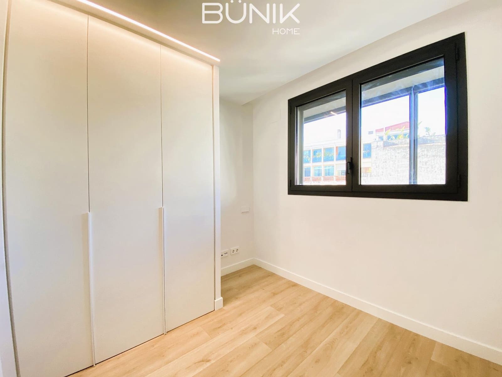 3 slaapkamer Flat te huur in Barcelona stad met zwembad garage - € 3.600 (Ref: 9807472)