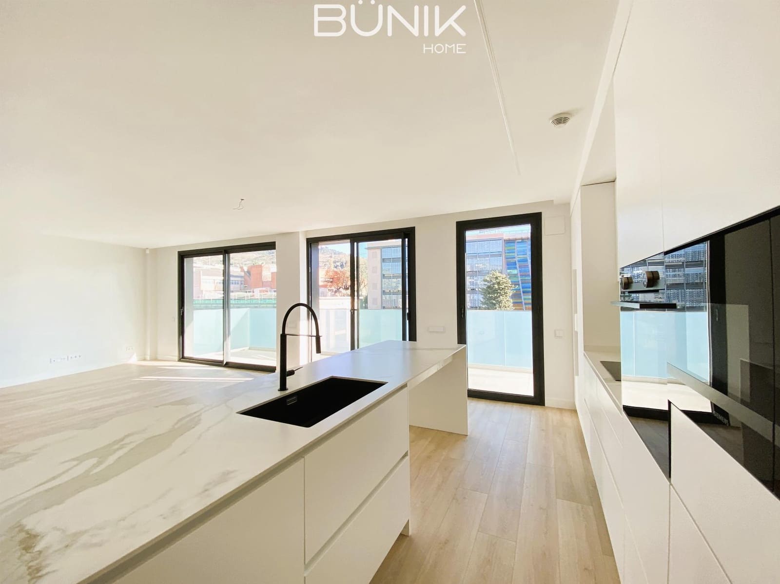 3 slaapkamer Flat te huur in Barcelona stad met zwembad garage - € 3.600 (Ref: 9807472)