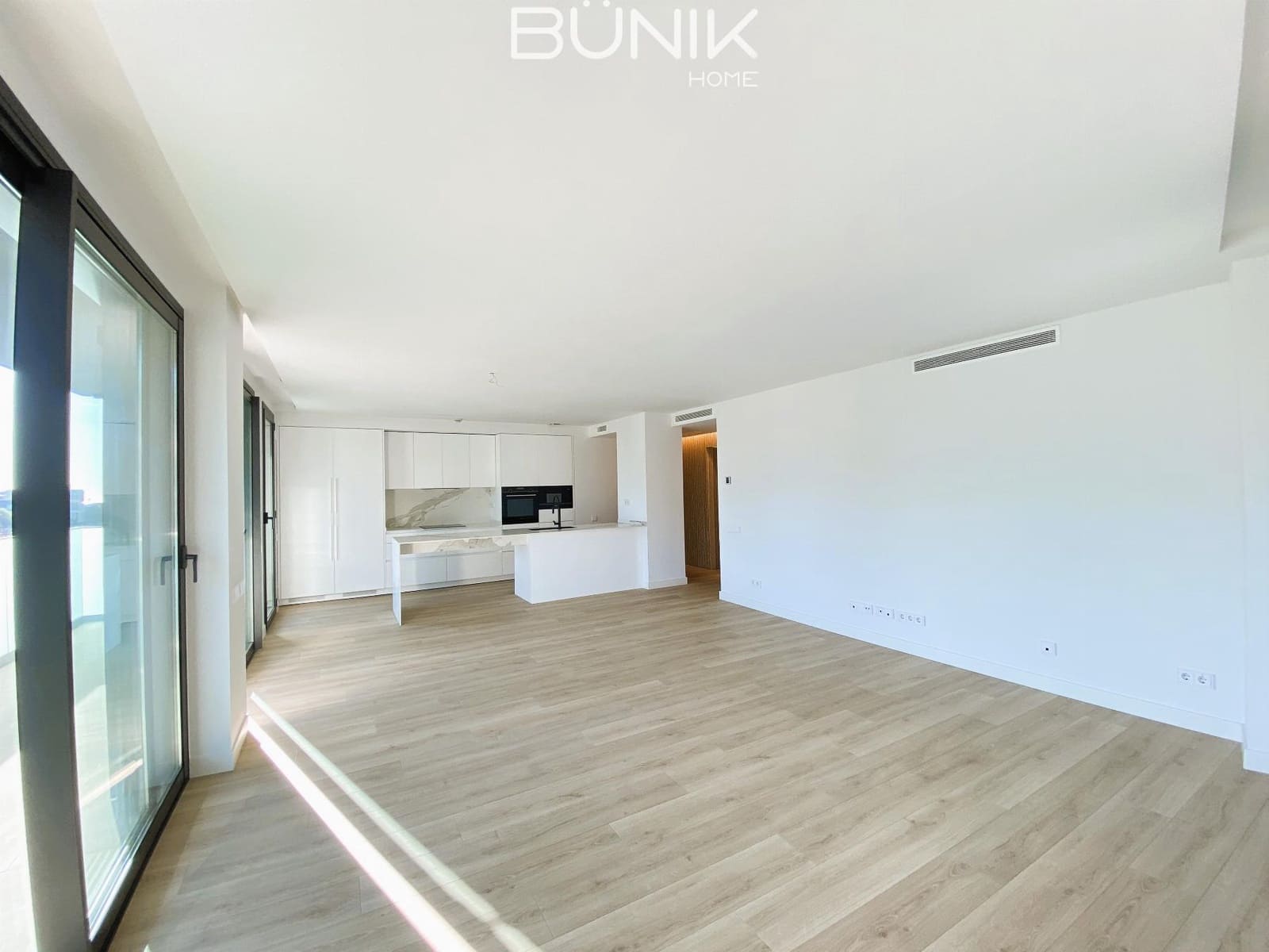 3 slaapkamer Flat te huur in Barcelona stad met zwembad garage - € 3.600 (Ref: 9807472)
