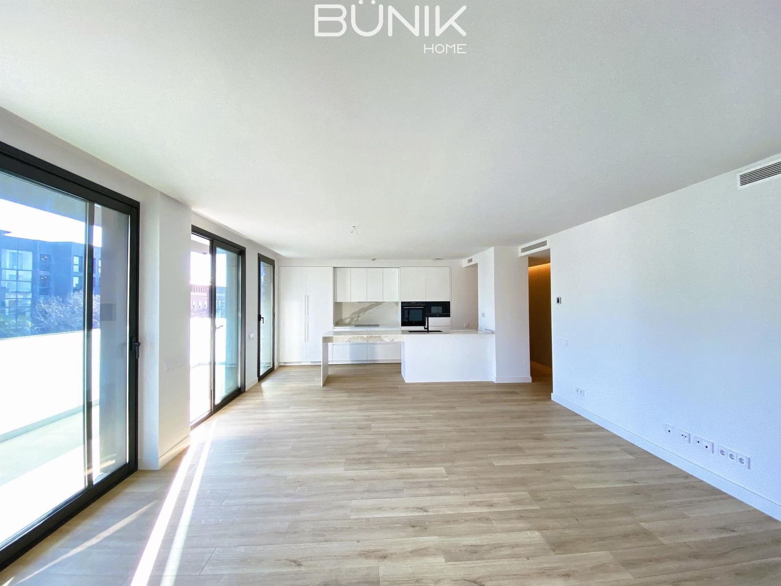 3 slaapkamer Flat te huur in Barcelona stad met zwembad garage - € 3.600 (Ref: 9807472)