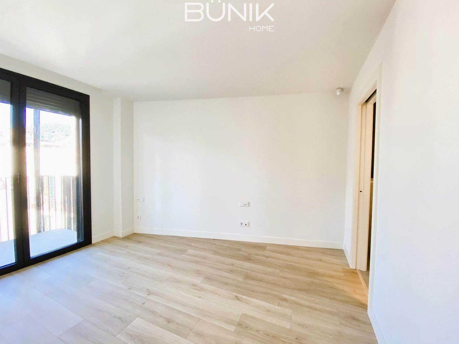 3 slaapkamer Flat te huur in Barcelona stad met zwembad garage - € 3.600 (Ref: 9807472)