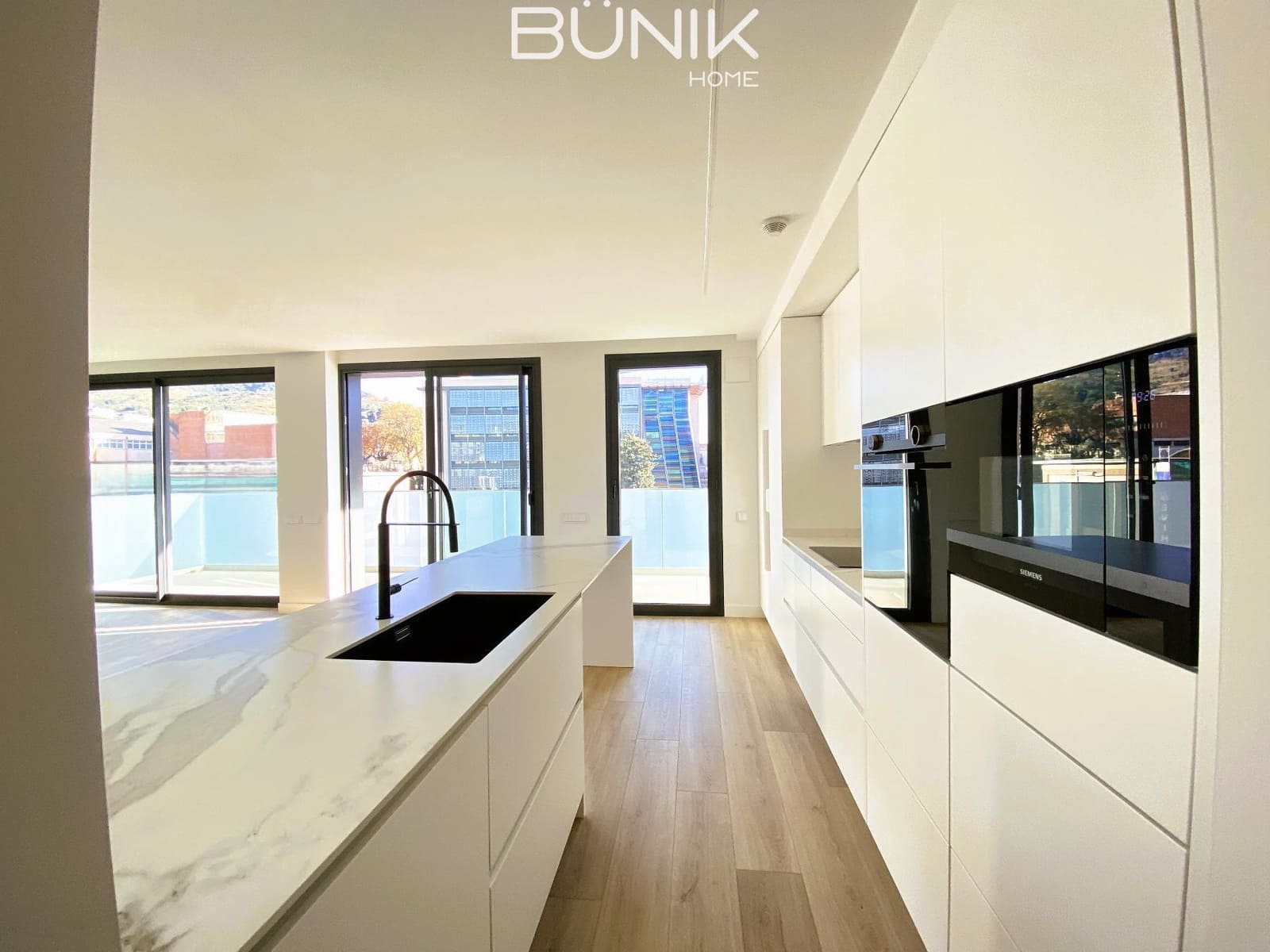 3 slaapkamer Flat te huur in Barcelona stad met zwembad garage - € 3.600 (Ref: 9807472)