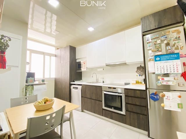 4 slaapkamer Appartement te koop in L'Hospitalet de Llobregat - € 335.000 (Ref: 9830388)