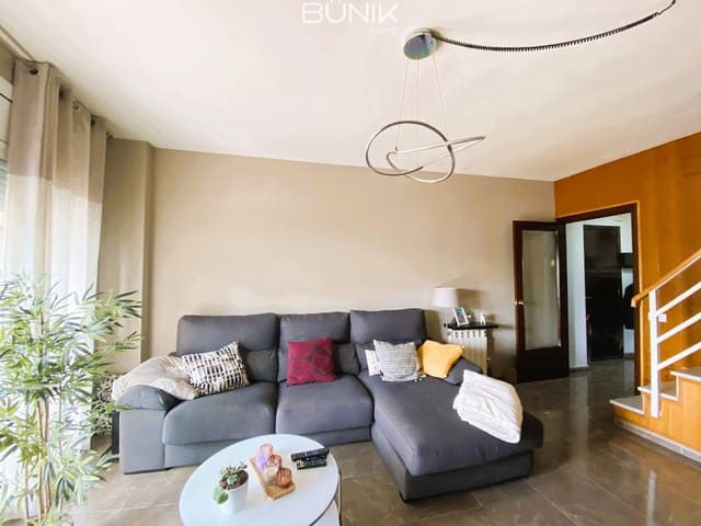 4 slaapkamer Appartement te koop in L'Hospitalet de Llobregat - € 335.000 (Ref: 9830388)