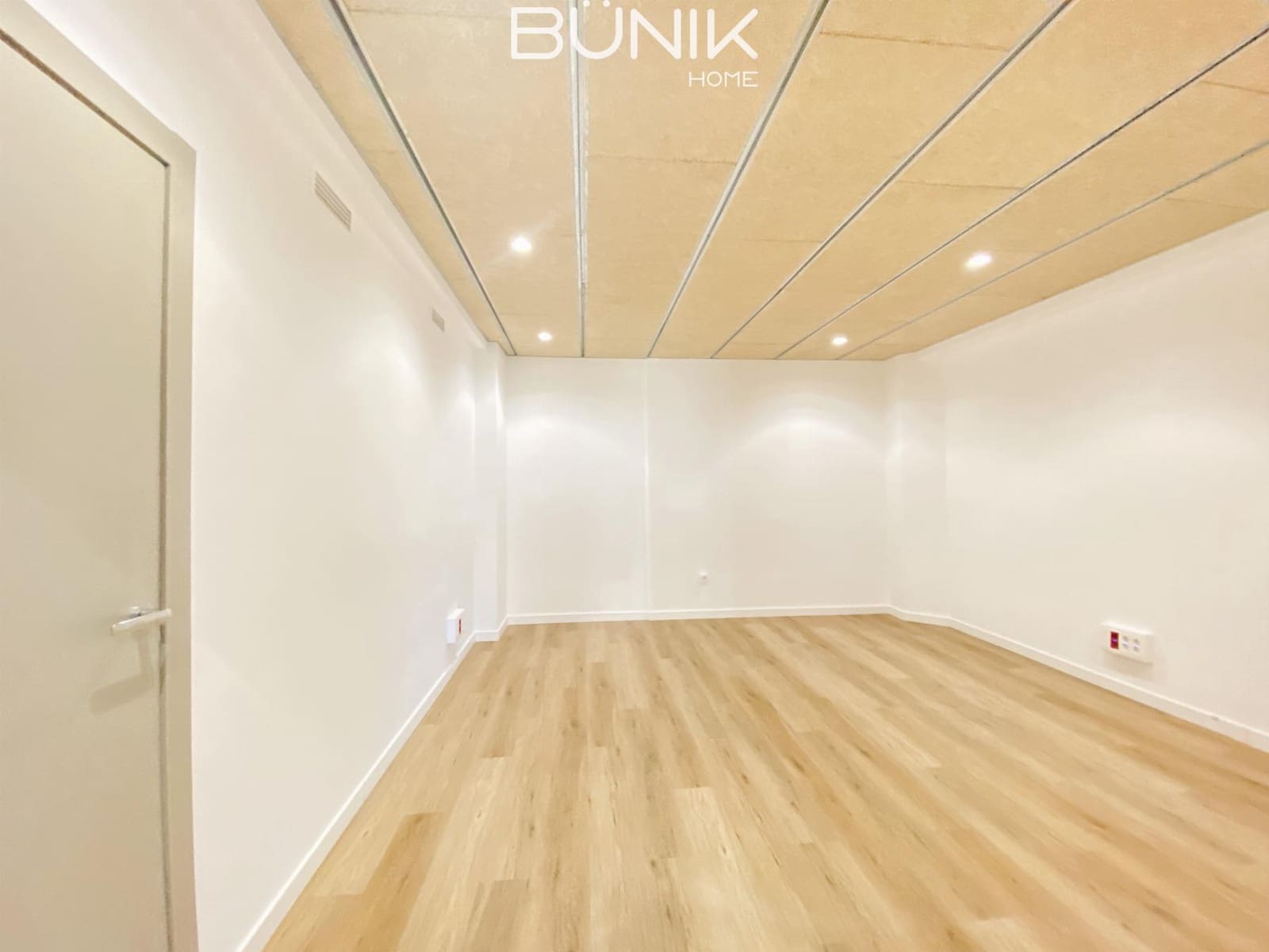 4 soverom Kontor til leie i Barcelona by - € 1 600 (Ref: 9831578)