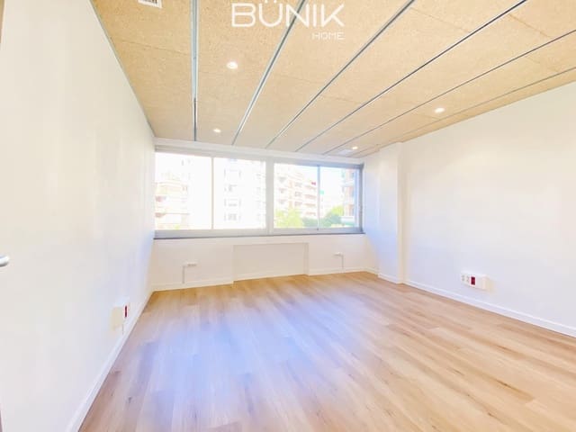 4 soverom Kontor til leie i L'Antiga Esquerra de L'Eixample, Barcelona by - € 1 600 (Ref: 9831578)