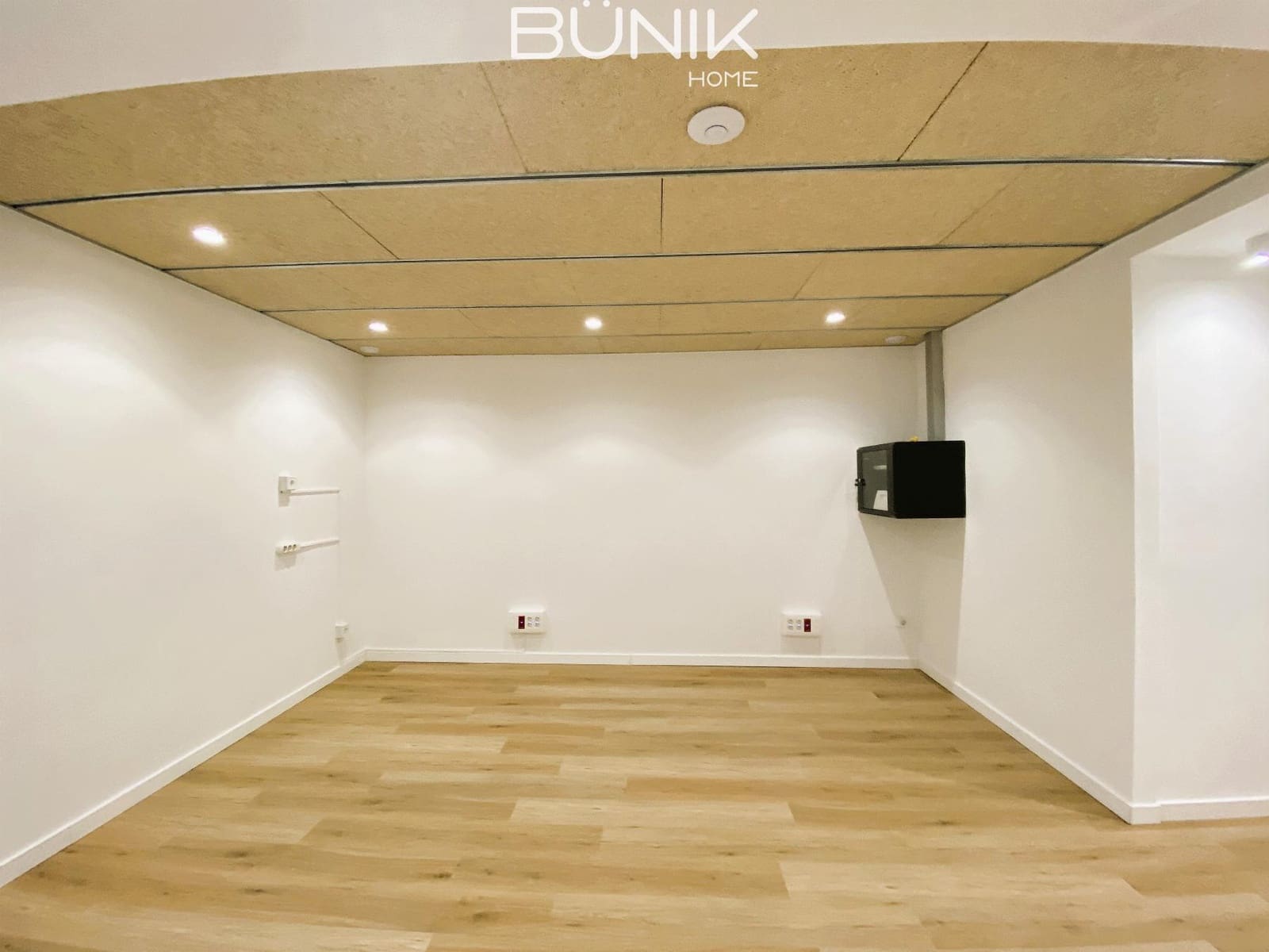 4 soverom Kontor til leie i Barcelona by - € 1 600 (Ref: 9831578)