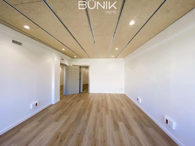 4 soverom Kontor til leie i L'Antiga Esquerra de L'Eixample, Barcelona by - € 1 600 (Ref: 9831578)