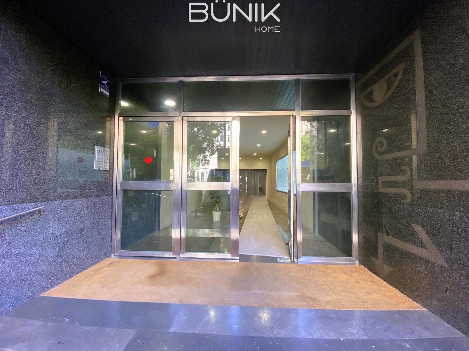 4 soverom Kontor til leie i Barcelona by - € 1 600 (Ref: 9831578)