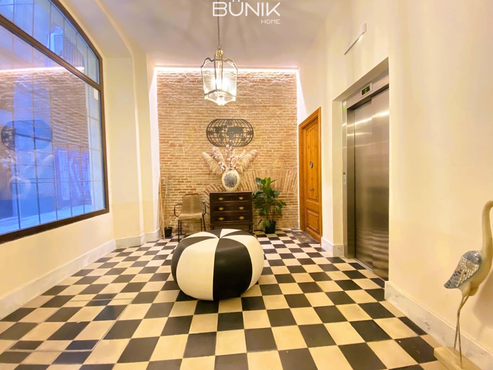 2 bedroom Flat for rent in Barcelona city - € 2,000 (Ref: 9834822)