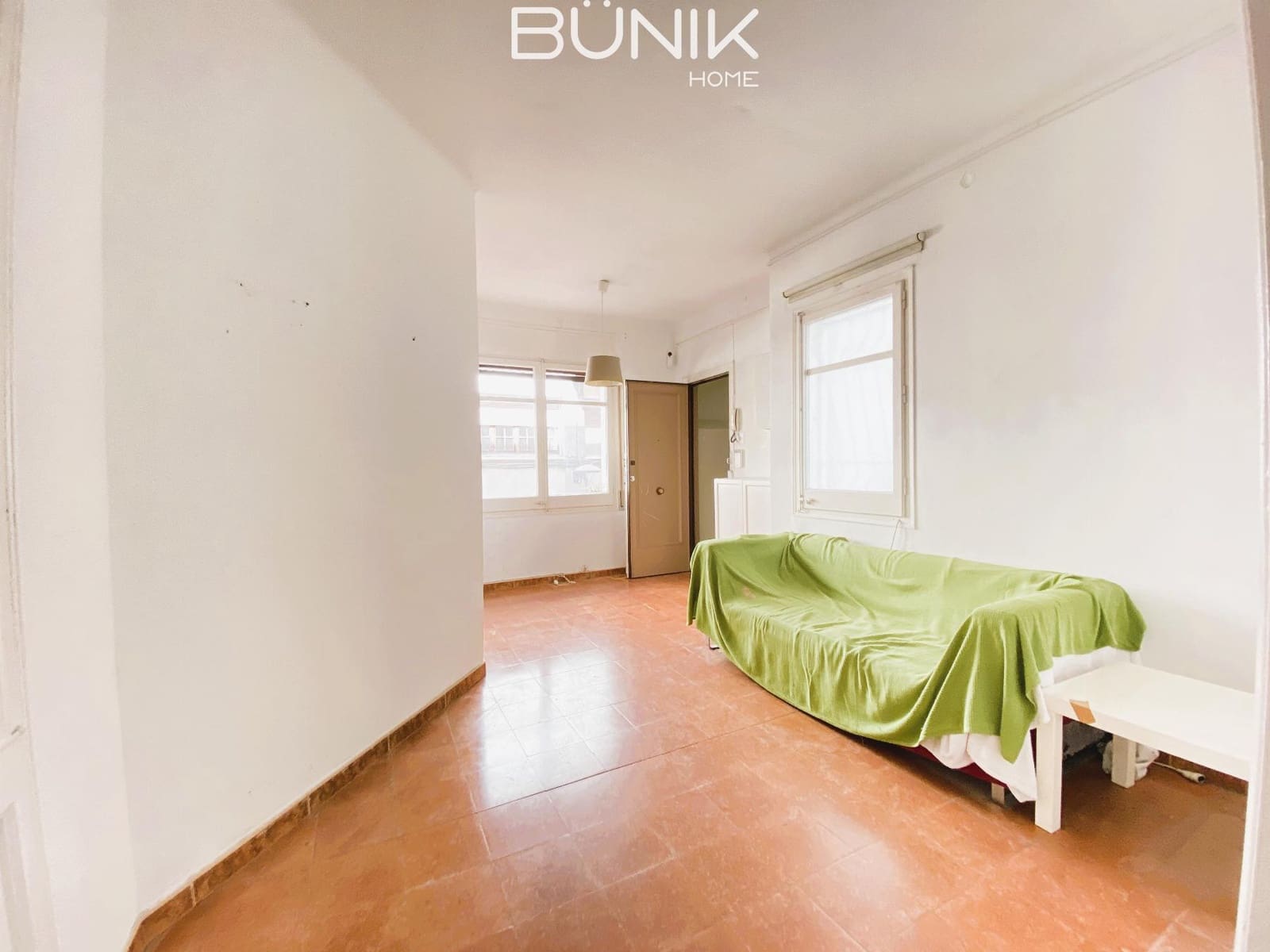 Piso de 2 habitaciones en Barcelona ciudad en venta - 290.000 € (Ref: 9850596)