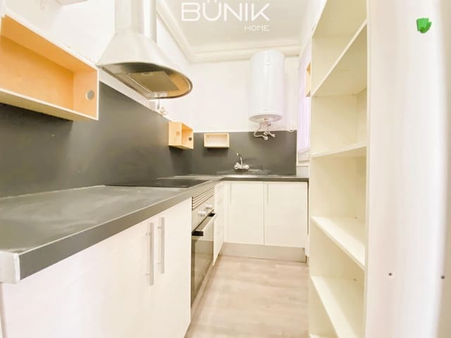 Piso de 2 habitaciones en La Vila de Gràcia, Barcelona ciudad en venta - 290.000 € (Ref: 9850596)