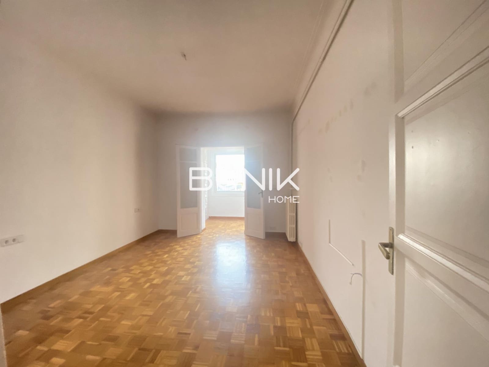 Oficina de 4 habitaciones en Barcelona ciudad en alquiler - 4.000 € (Ref: 9867940)