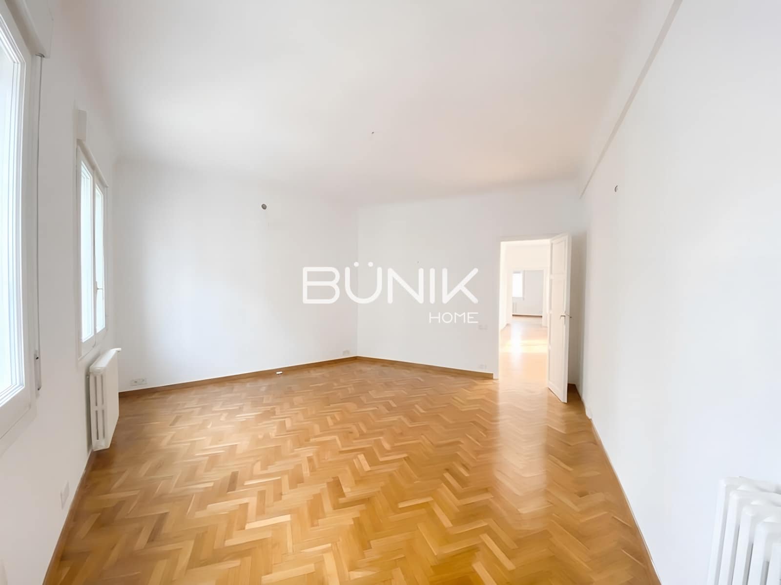 Oficina de 4 habitaciones en Barcelona ciudad en alquiler - 4.000 € (Ref: 9867940)