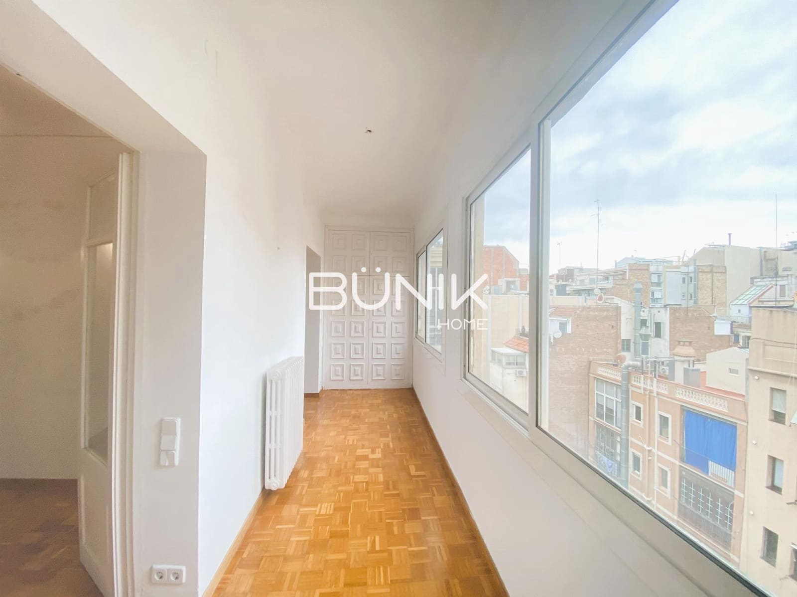 Oficina de 4 habitaciones en Barcelona ciudad en alquiler - 4.000 € (Ref: 9867940)