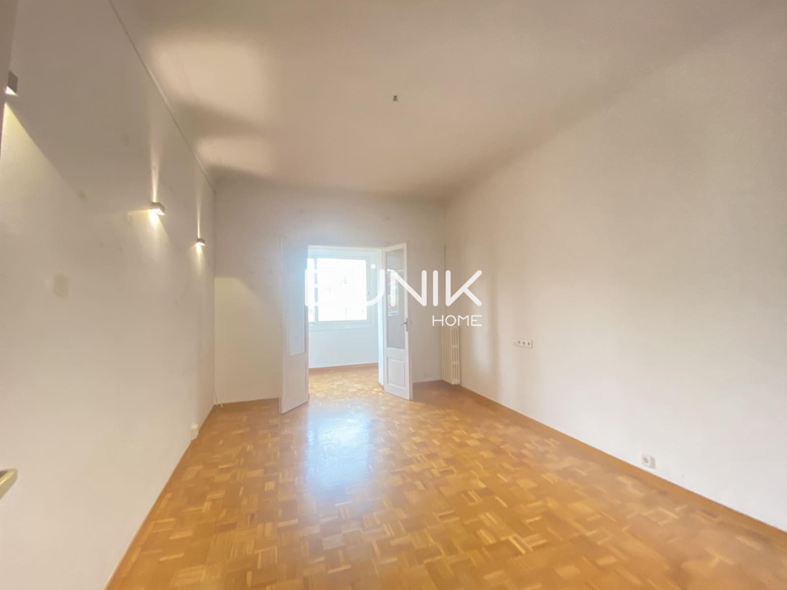 Oficina de 4 habitaciones en Barcelona ciudad en alquiler - 4.000 € (Ref: 9867940)