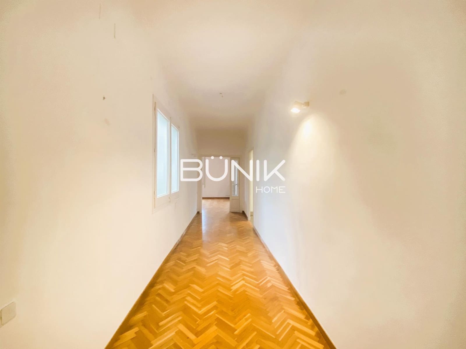 Oficina de 4 habitaciones en Barcelona ciudad en alquiler - 4.000 € (Ref: 9867940)