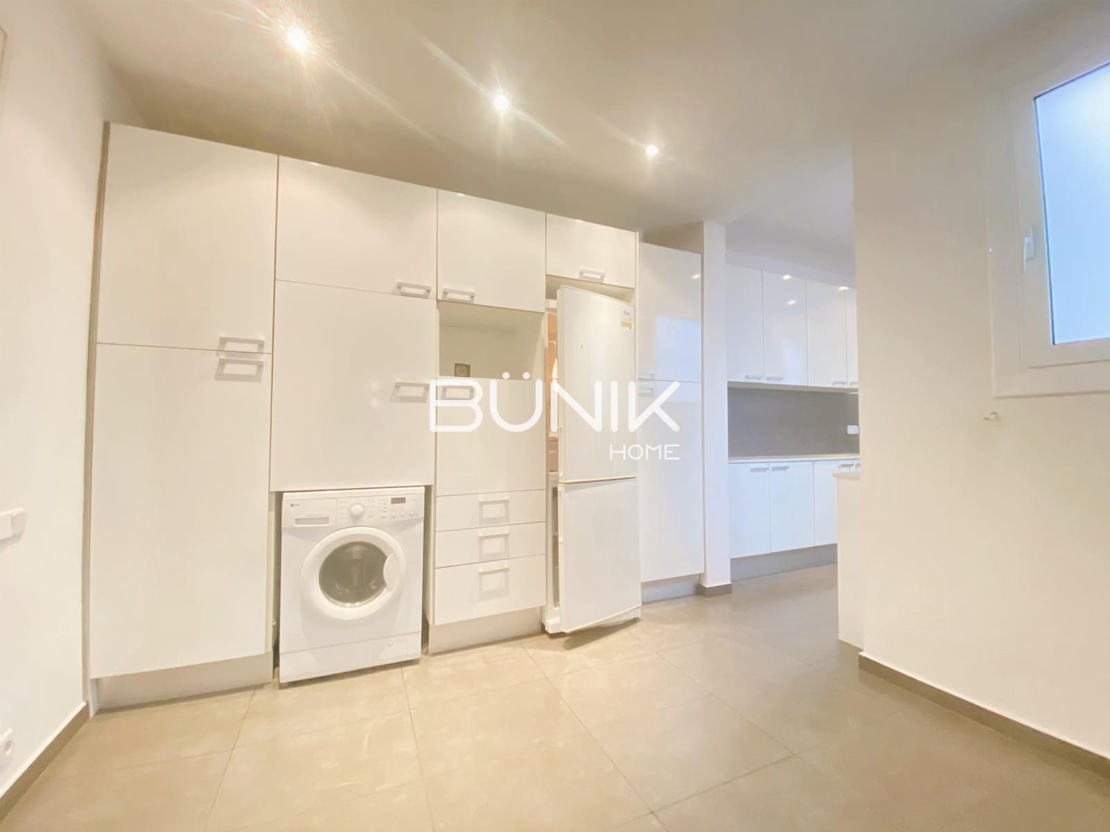 Oficina de 4 habitaciones en Barcelona ciudad en alquiler - 4.000 € (Ref: 9867940)