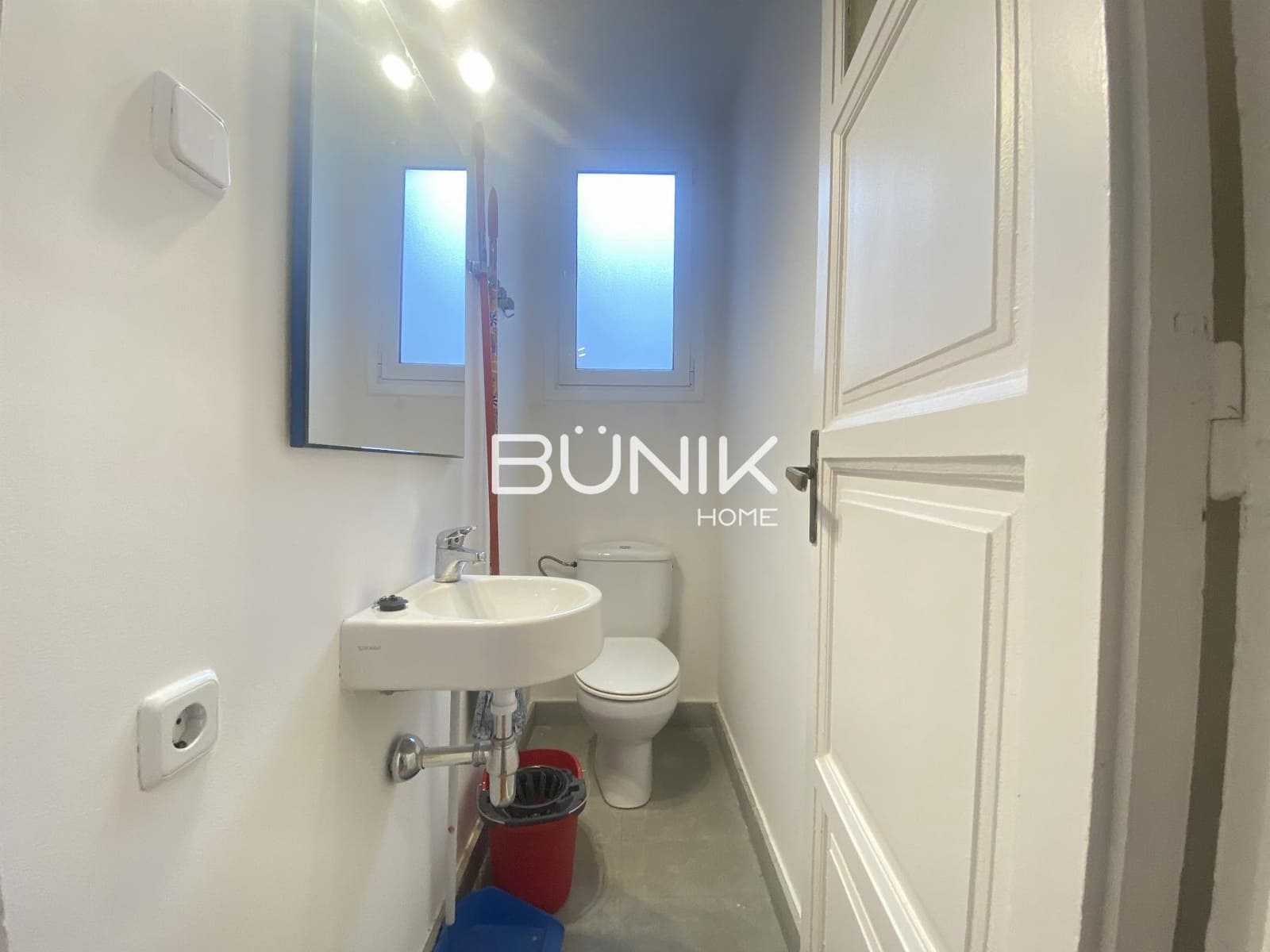 Oficina de 4 habitaciones en Barcelona ciudad en alquiler - 4.000 € (Ref: 9867940)