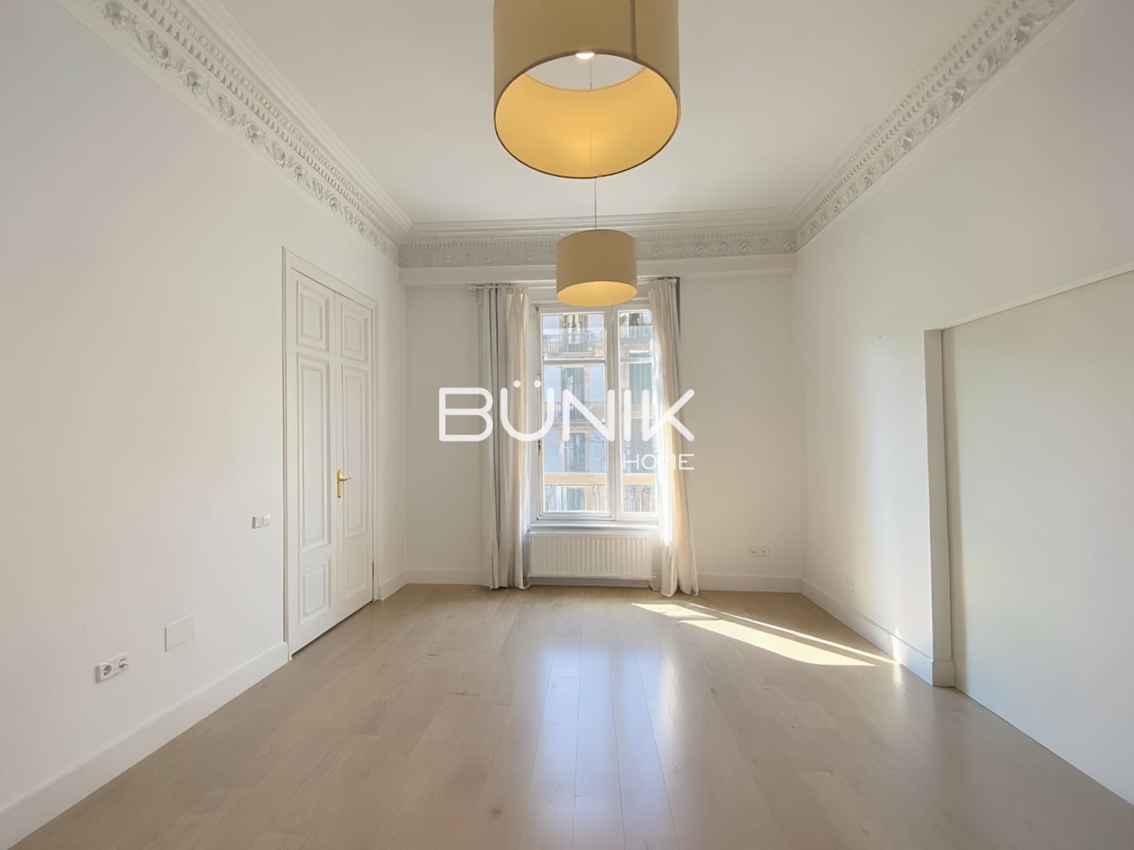 10 bedroom Office for rent in Barcelona city - € 4,500 (Ref: 9873541)