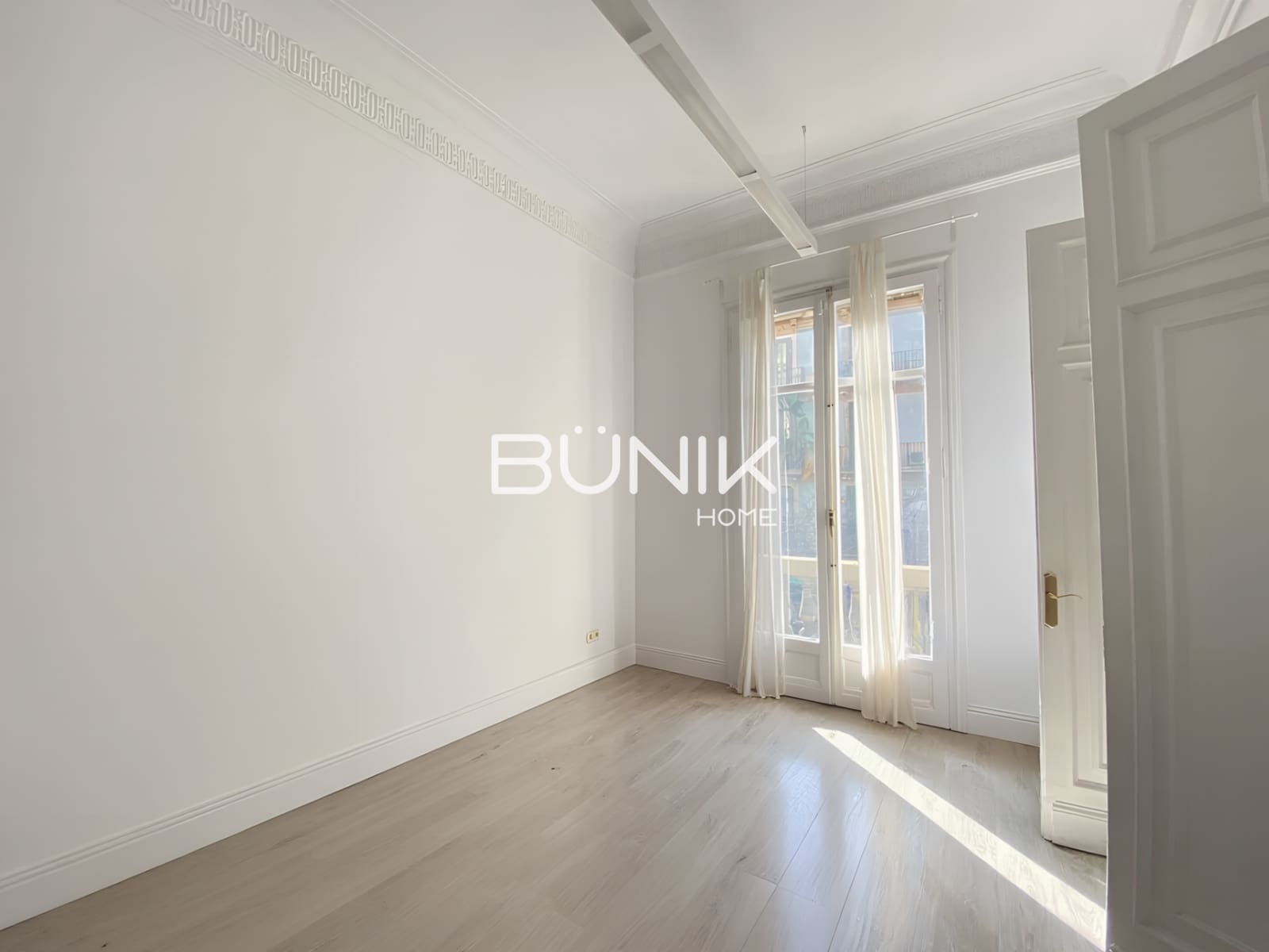 10 bedroom Office for rent in Barcelona city - € 4,500 (Ref: 9873541)