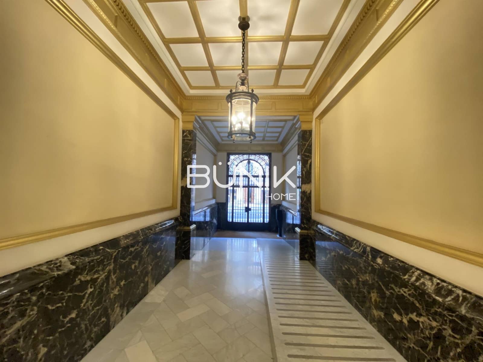 10 bedroom Office for rent in Barcelona city - € 4,500 (Ref: 9873541)