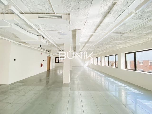 1 makuuhuone Toimisto vuokrattavana paikassa Les Tres Torres, Barcelona kaupunki mukana 
autotalli - 14 260 € (Ref: 9875400)