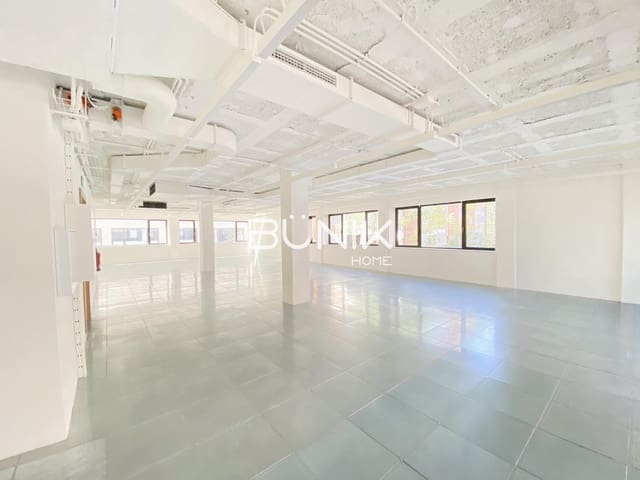 1 makuuhuone Toimisto vuokrattavana paikassa Les Tres Torres, Barcelona kaupunki mukana 
autotalli - 14 260 € (Ref: 9875400)