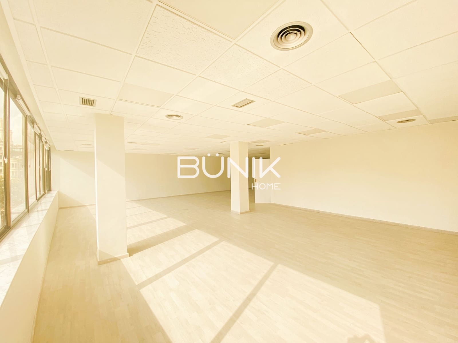 Toimisto vuokrattavana paikassa Barcelona kaupunki - 4 202 € (Ref: 9875403)