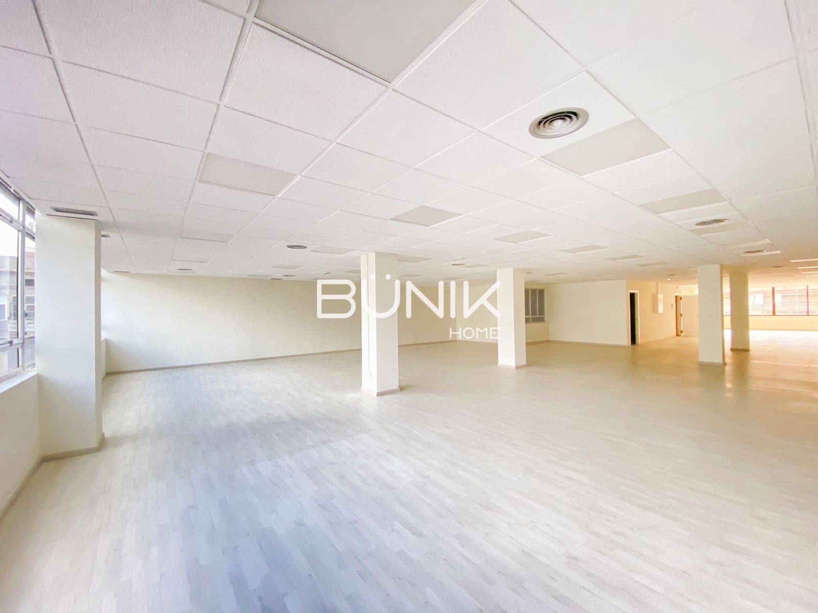 Toimisto vuokrattavana paikassa Barcelona kaupunki - 4 202 € (Ref: 9875403)
