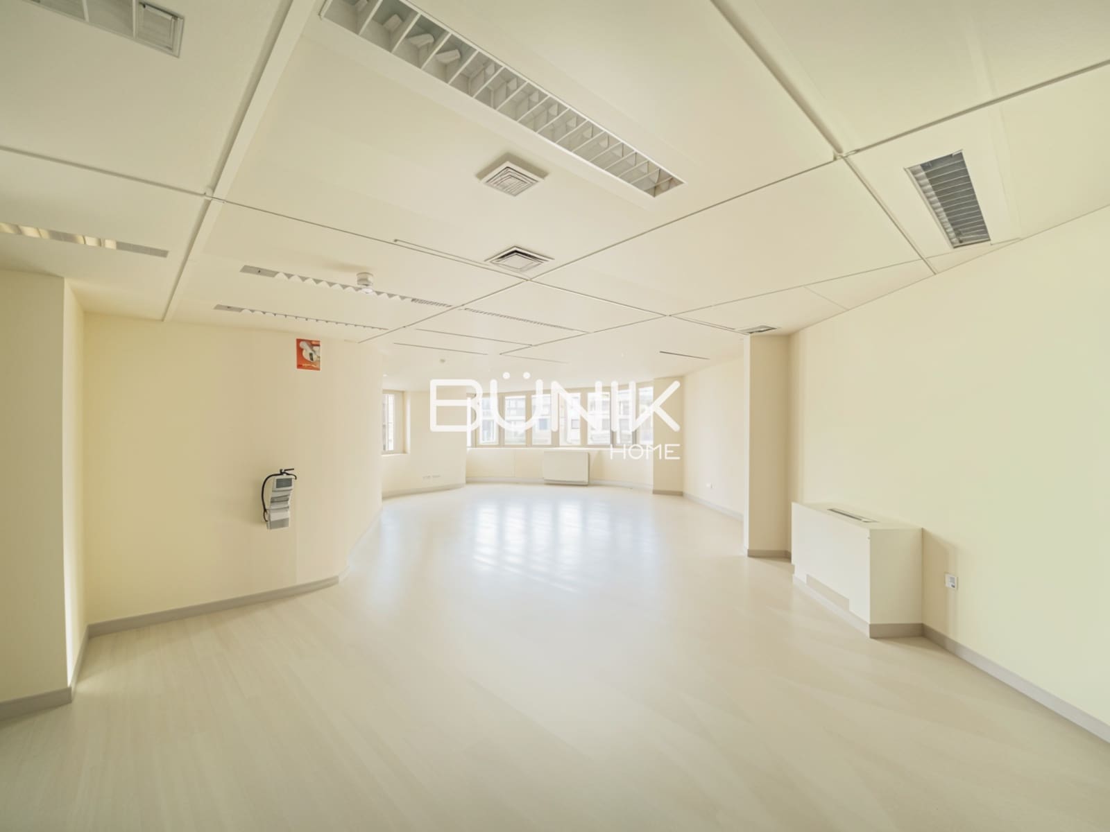 Kantoor te huur in Barcelona stad - € 1.920 (Ref: 9875404)