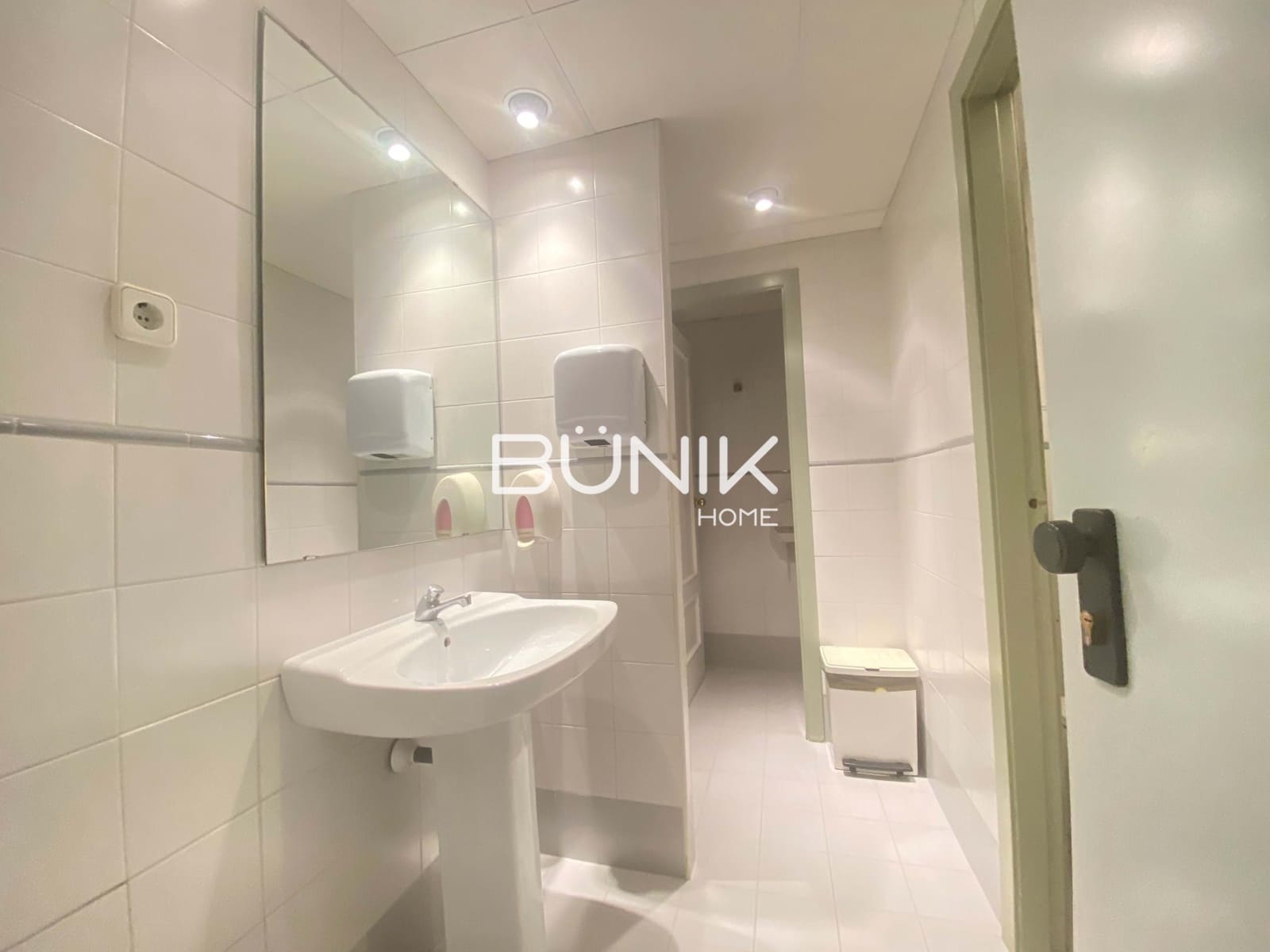 Office for rent in Barcelona city - € 1,920 (Ref: 9875404)
