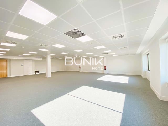 Toimisto vuokrattavana paikassa La Dreta de L'Eixample, Barcelona kaupunki - 16 080 € (Ref: 9875405)