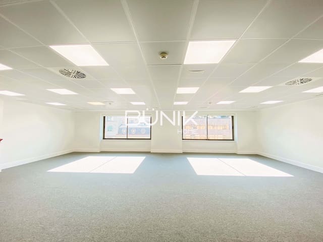 Toimisto vuokrattavana paikassa La Dreta de L'Eixample, Barcelona kaupunki - 16 080 € (Ref: 9875405)