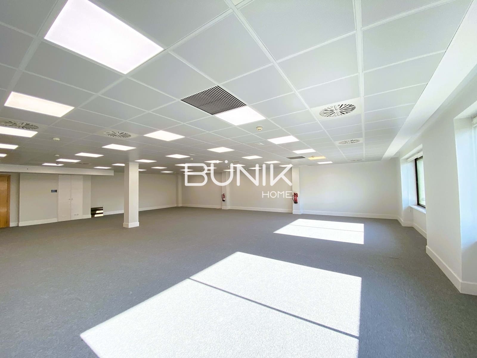 Toimisto vuokrattavana paikassa Barcelona kaupunki - 16 080 € (Ref: 9875405)