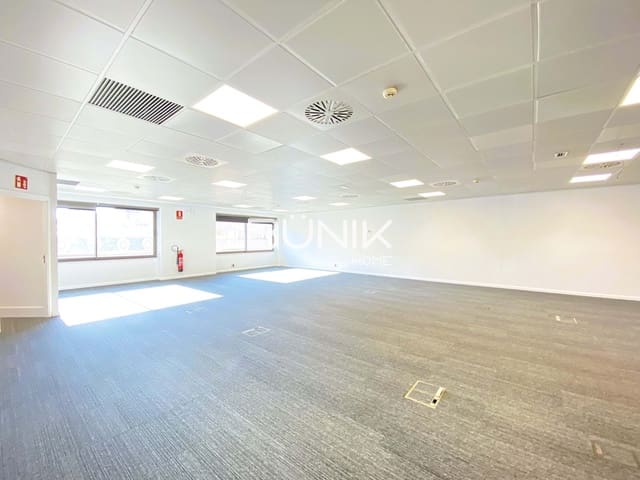 Toimisto vuokrattavana paikassa La Dreta de L'Eixample, Barcelona kaupunki - 16 080 € (Ref: 9875405)
